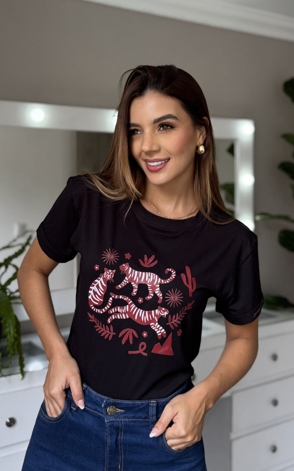 CAMISETA NEGRA 3 TIGRES ROJOS